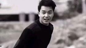 香港搞笑 老明星男,笑料百出，青春不老传奇